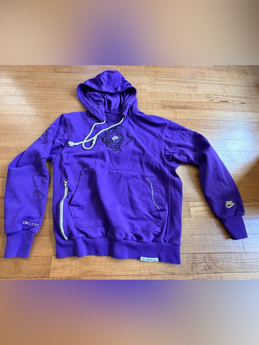 Nike Standard Issue Dri-FIT Hoodie Mens Small Purple Rose Swirl Basketball